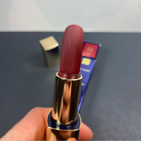 Estee Lauder Matte Lipstick 888 Power Kiss - Picture 5 of 6